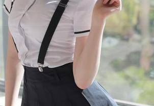 模范学院 – 在线汐汐爱吃草莓美足，脚丫子好像在说悄悄话