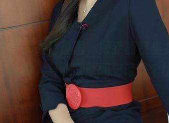 模范学院 – 高清原图，顾乔楠稳坐女王宝座，旁边的人只敢默默翻史诗来个比对。