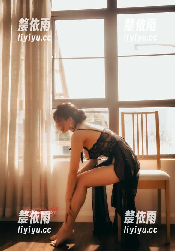 樱晚gigi 樱晚gigi和她的白色图包——看这环环相扣的清新白。