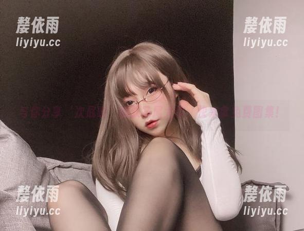 次屁啦 与你分享‘次屁啦’的双马尾大作,快来拿免费图集!