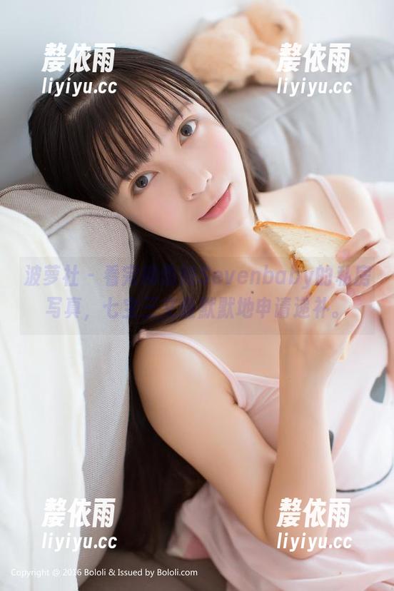 波萝社 - 看完柳侑绮Sevenbaby的私房写真，七宝三文鱼默默地申请递补。
