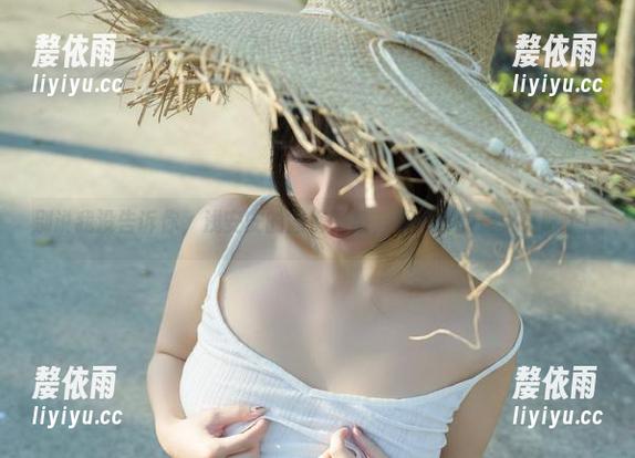 别说我没告诉你，浅安安的短裤图集，最近真的是太亮眼了！