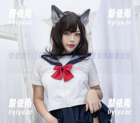 你敢信？“白烨烨”的最新图包里竟然藏着这些吊带骚操作！