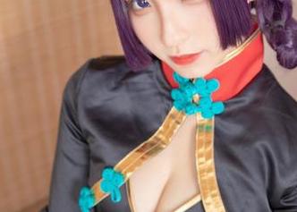 制服与神乐坂真冬的结合，能形成啥？更新的写真集告诉你！