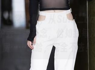 秀人网 – 日常瑜伽，从Suki_baby的壁纸合集中丢一丢悬念，恰如我每次到健身房……哈哈，完全不去！