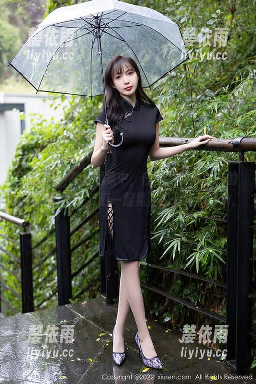 秀人网-任莹樱 秀人网 - 高清图集中,任莹樱和连体衣的不解之缘,让我们一起晃晃眼假装不肉麻。