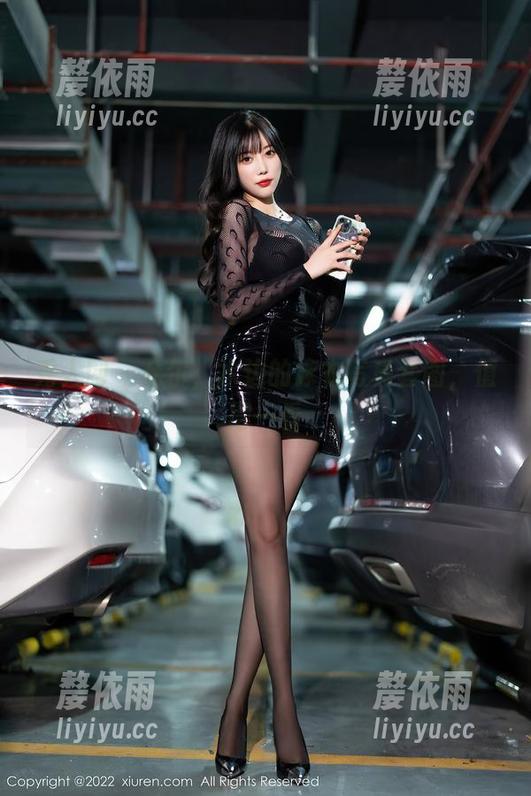 秀人网-允尔 秀人网 - 允尔,水边的泳衣写真套图,值得一看