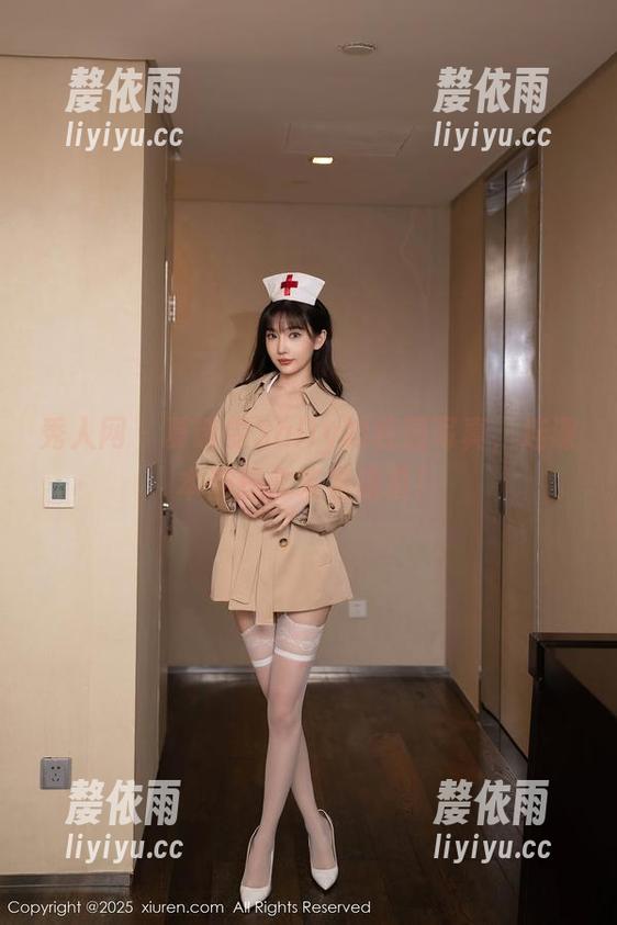 秀人网-夏诗雯Sally 秀人网 - 夏诗雯Sally的校园写真,连课本都想拿来当道具!