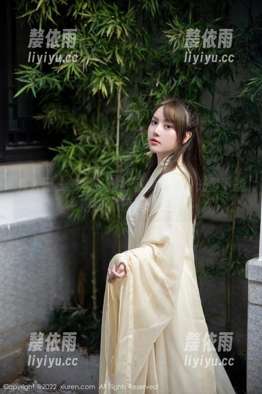 秀人网 - 多香子婚纱私房图集—光影下的婚纱と糟糕的妆…