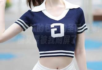 秀人网 – 奶茶味的包子的圣诞图集：朋友圈又要被我刷屏了！