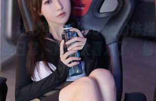 秀人网 – 让妙可可Cheese的体操服照片陪伴你的日常，资源太喜欢了，偷偷想学几招！