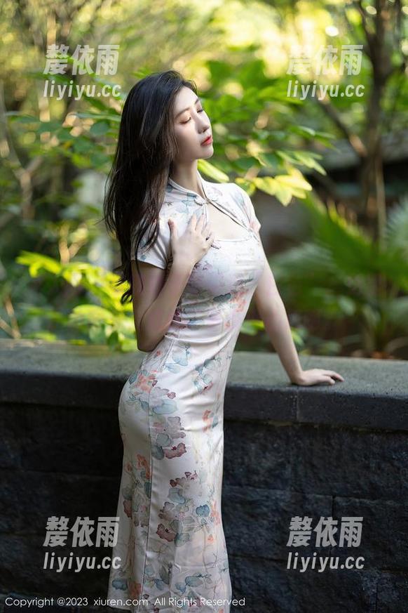 秀人网-娜娜子呀 秀人网 - 看娜娜子呀讲述“白色”,免费的图集,成就了多少小心思啊。