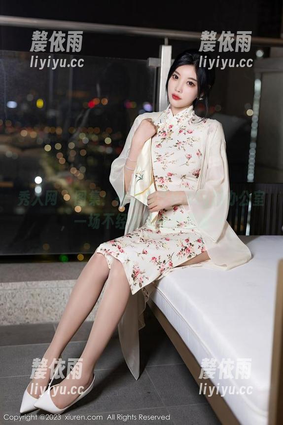 秀人网 - 图集：在徐莉芝Botty的办公室，一场不经意的在线邂逅…