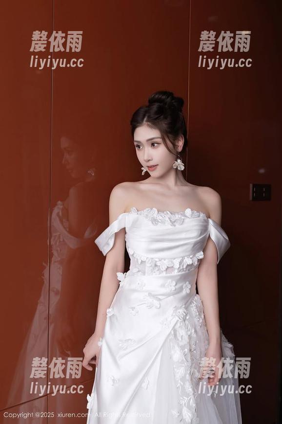 秀人网-星小兔Meetu 秀人网 - 说说星小兔Meetu的女孩美图,反正我看过就停不下来。