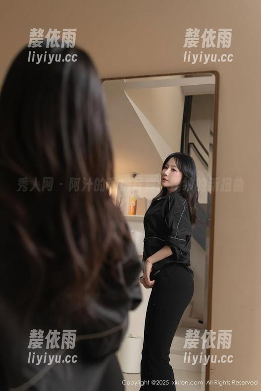 秀人网 - 阿汁的私房写真：婚纱的新扭曲？！