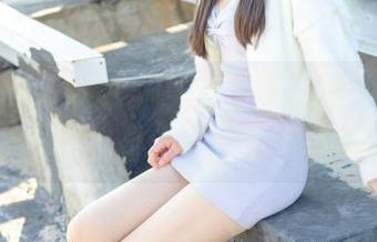 稚乖画册 – 精选作品：赤西夜夜与初音少女的搭配，怎么说呢，很有调调。