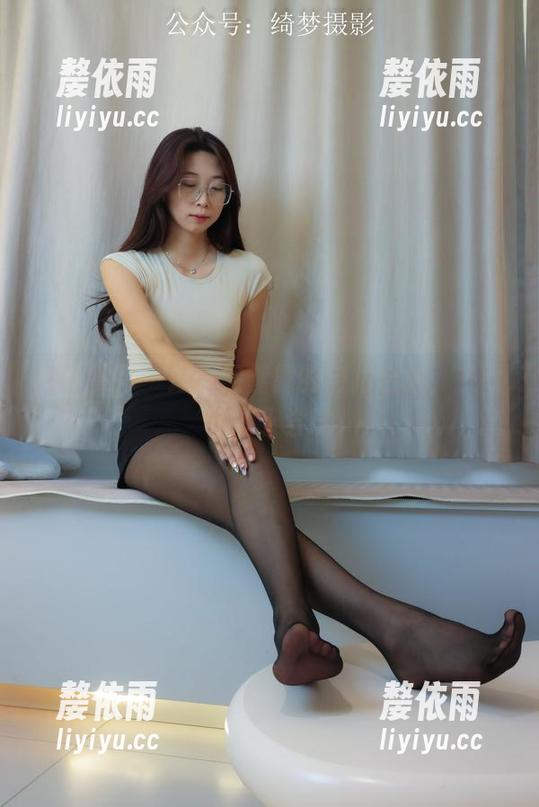 绮梦摄影-露露 绮梦摄影 - 这一组露露的自拍合集,多亏她敢于尝试