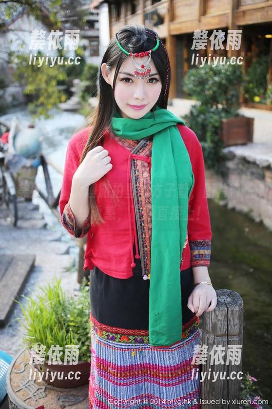 美媛馆-方子萱 美媛馆 - 大理旅拍里的方子萱,图片带着一丝诱惑,下载直接上!