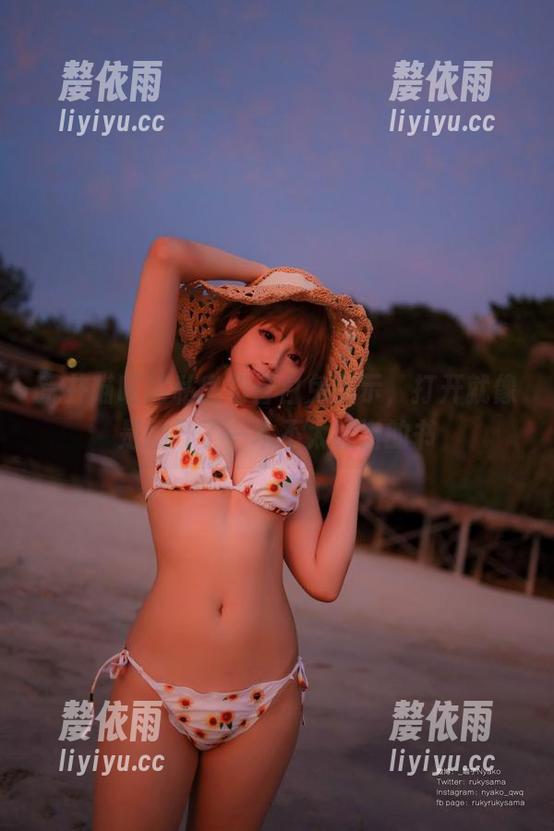 荒井喵喵的私房初音白兔展示，打开就像是翻开了一本不太靠谱的书