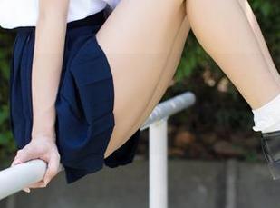 菠萝社 – 美女许文婷的纯白壁纸更新，比我冰箱里的牛奶都干净！