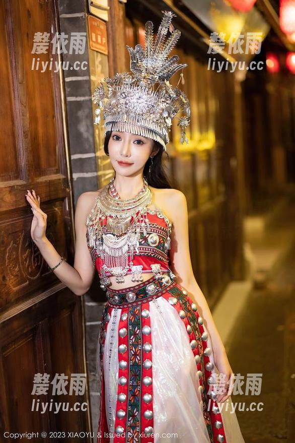 语画界-苏苏阿 语画界 - 呼苏苏阿与旗袍的缘分啊,信不信我就去下载这个免费的神器?