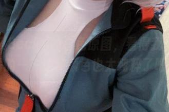 贝贝琪Becky的白色原图，看得我一愣一愣的——这种颜色也太纯粹了吧！