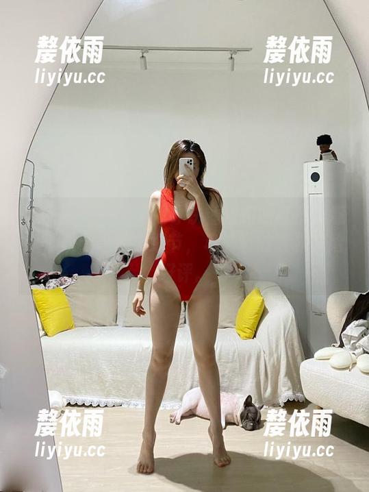 微密圈 - 从图库找寻铁锤姐姐的红皮爱意，惊叹于这种小细节，乌鸦嘴的我默默给好评。