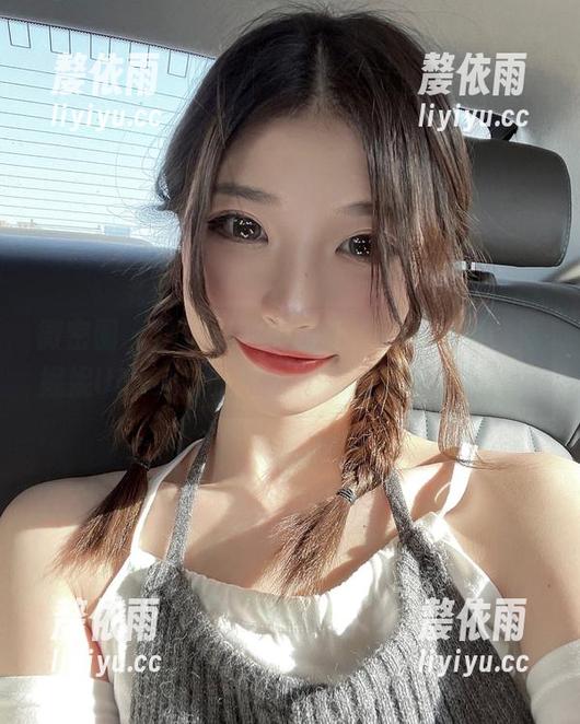 陈妮妮UNI 微密圈 - 这细腻的原图让人只能称赞,陈妮妮UNI身上的护士气质塑造得太棒了!