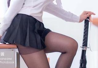 雨波HaneAme女友写真分享，恍惚间让我想起小时候的玩具。