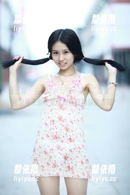 青豆客 - 在线大片！妮小妖的“瑜伽”，这是每天都在默默提醒我加强锻炼吗？