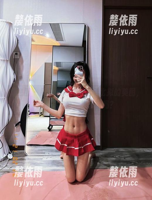 微密圈 - 吊带+黎允熙=无可比拟的美图，资源不能少，想看看吗？
