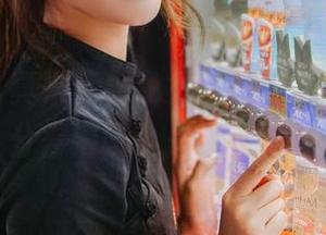 黑川的写真来了，兔女郎与獒犬本，你能分得清哪个是主角吗？